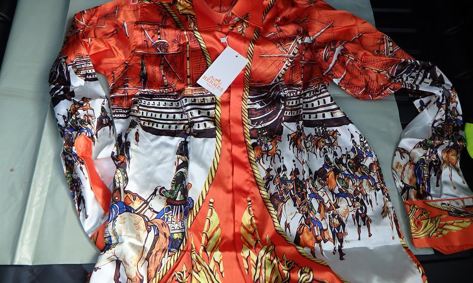 2017-8-11-1015foto 2 - košle Hermes.JPG